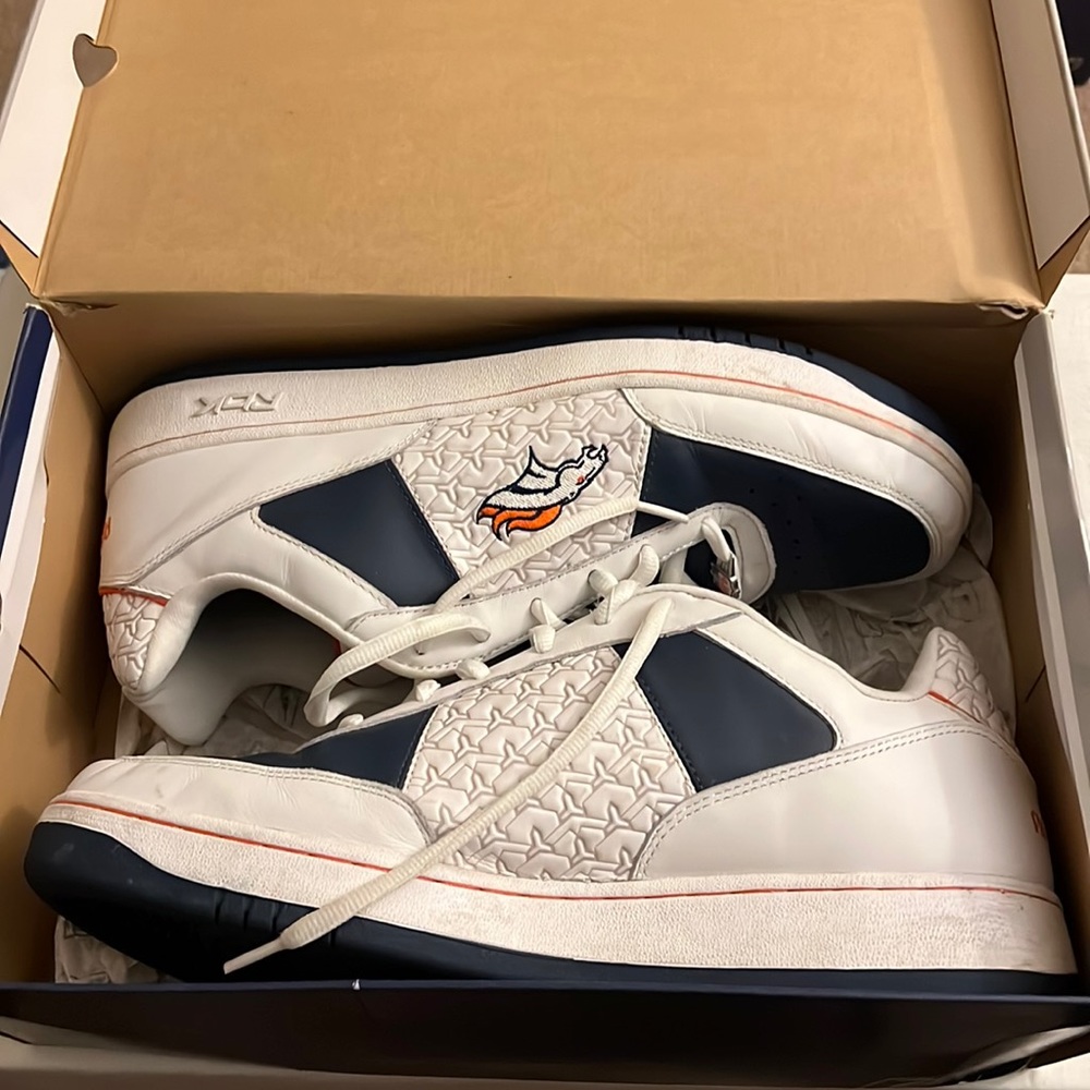 Reebok size 14 white navy an orange shoes - Picture 1 of 4